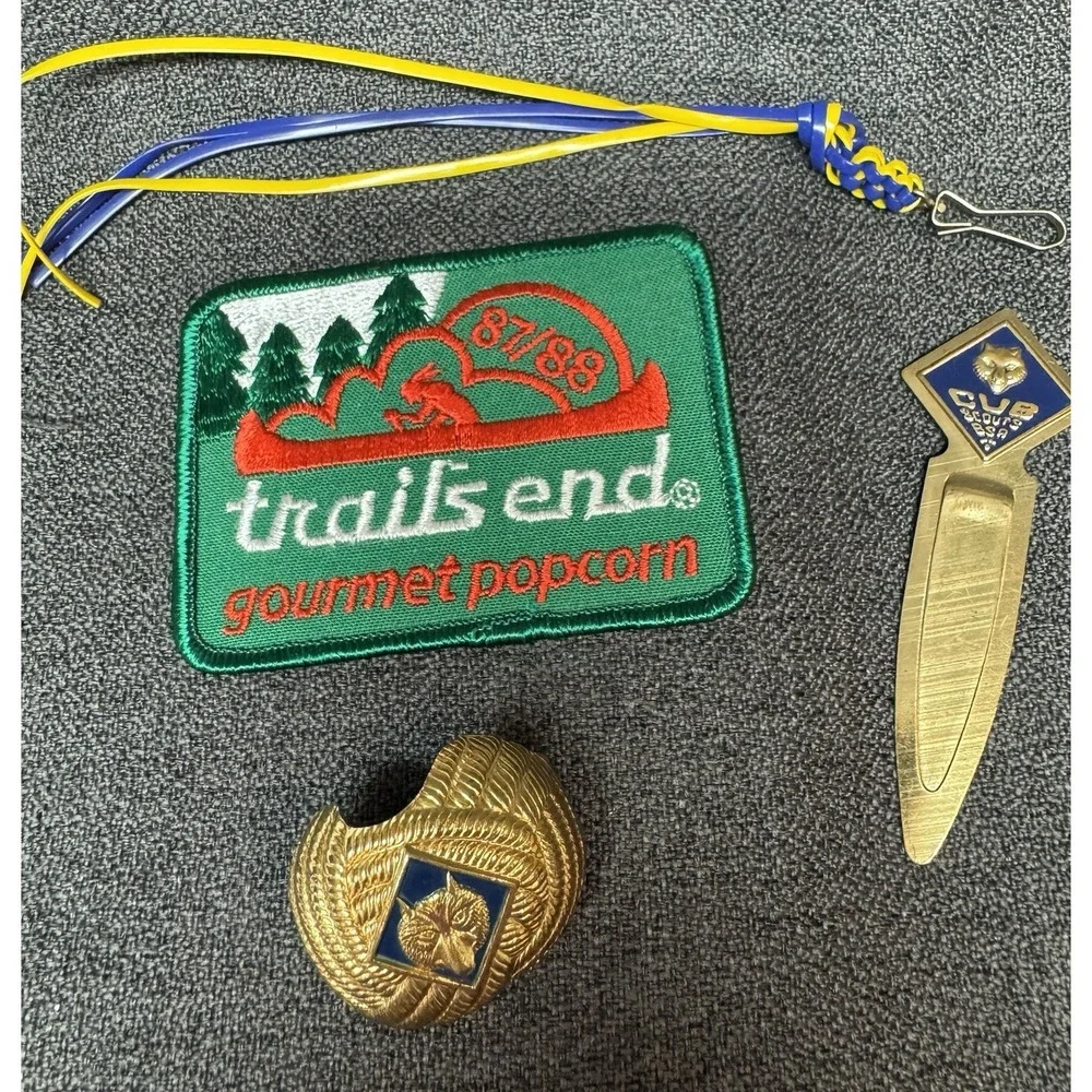 Vintage 80's Boy Cubs Scout Lot 3 Books Scarfs & Accessories Bear Wolf Webelos